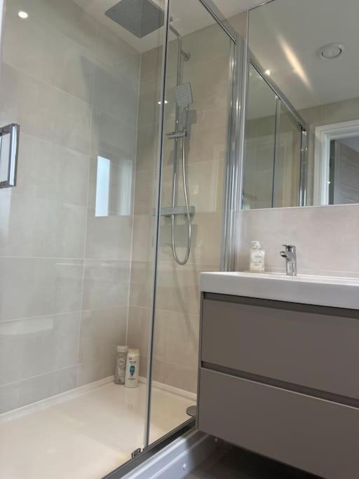 Museum View Apartments City Centre 1 Bedroom คาร์ดิฟฟ์ ภายนอก รูปภาพ